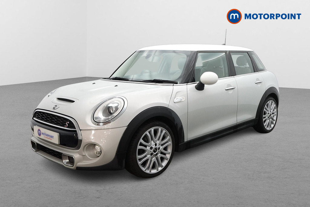 Mini Hatchback Cooper S Manual Petrol Hatchback - Stock Number (1630037) - Passenger side front corner