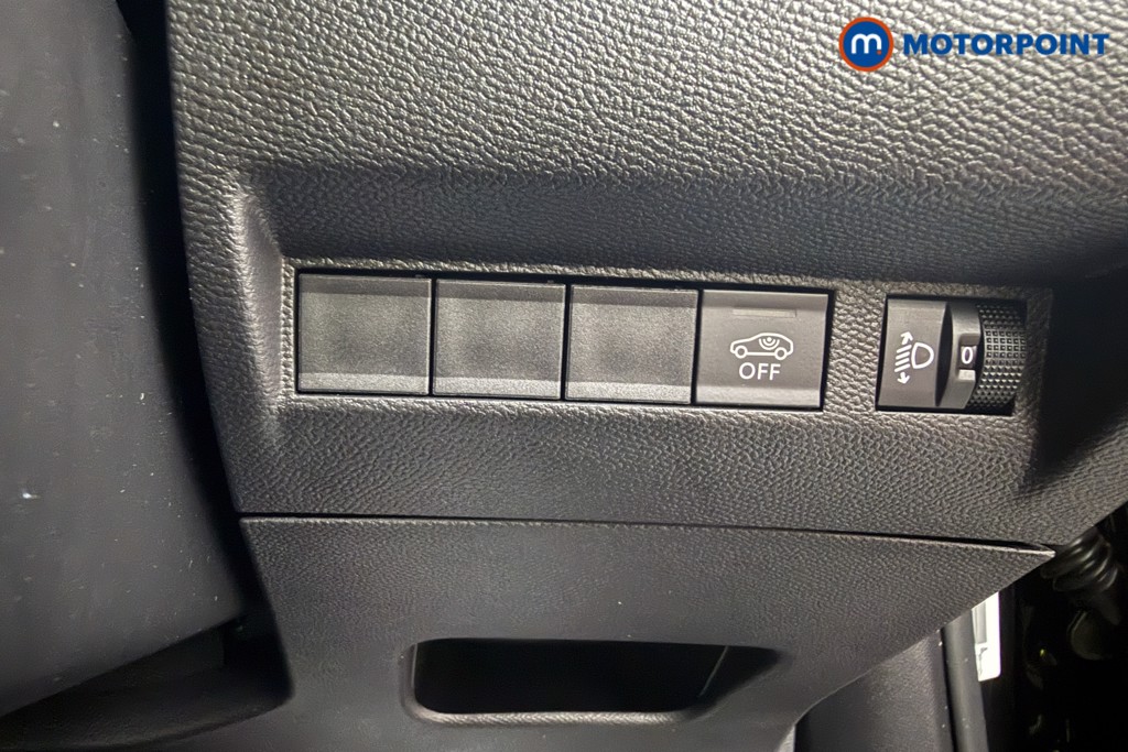 Peugeot 2008 Allure Manual Petrol SUV - Stock Number (1630163) - 5th supplementary image