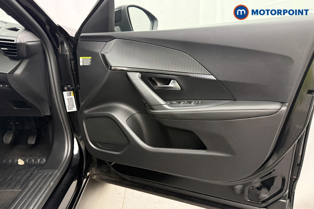 Peugeot 2008 Allure Manual Petrol SUV - Stock Number (1630163) - 15th supplementary image