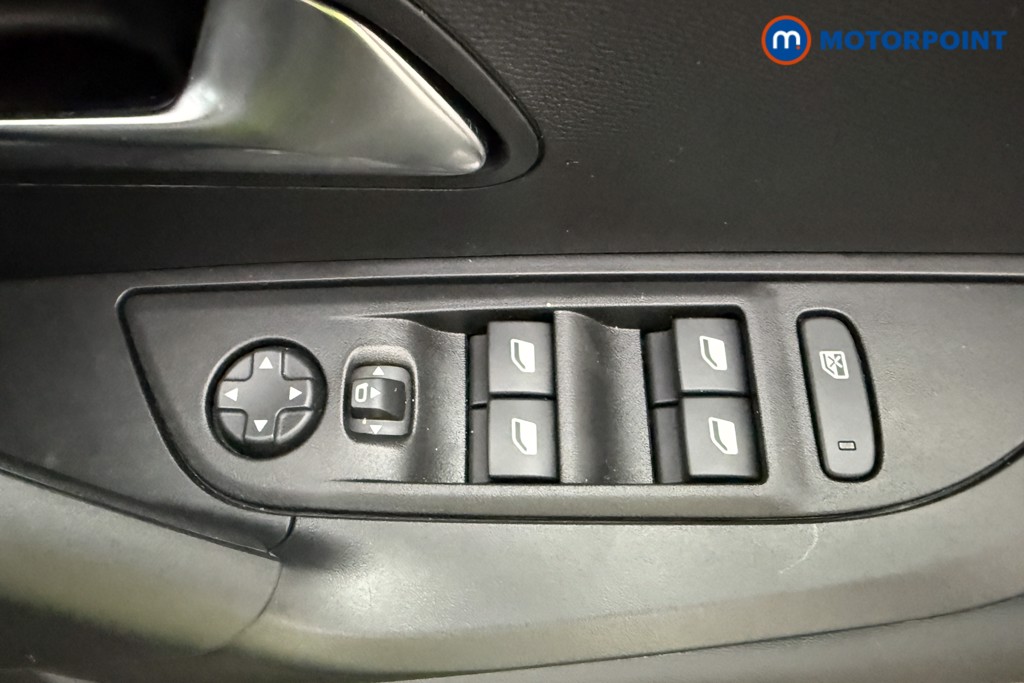 Peugeot 2008 Allure Manual Petrol SUV - Stock Number (1630163) - 16th supplementary image