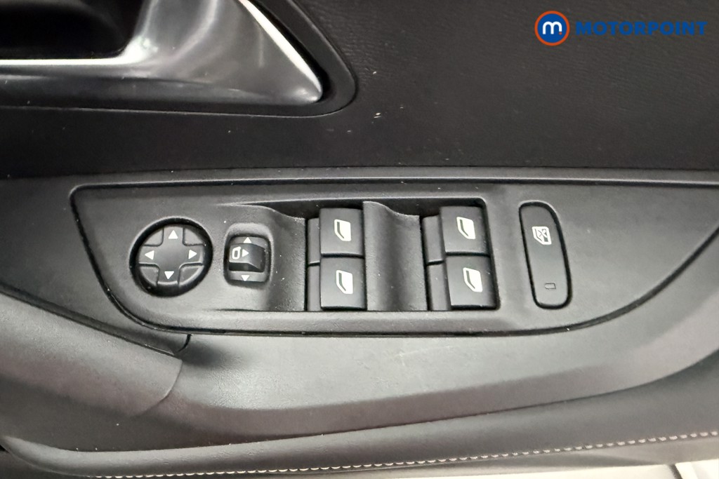 Peugeot 2008 Allure Manual Petrol SUV - Stock Number (1630214) - 16th supplementary image
