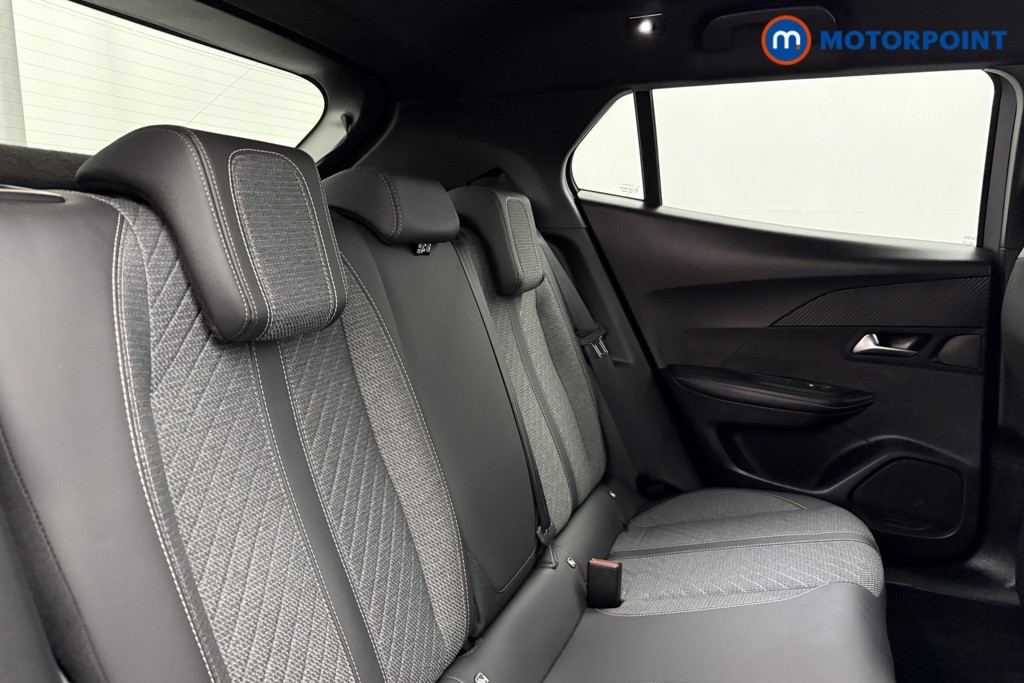 Peugeot 2008 Allure Manual Petrol SUV - Stock Number (1630214) - 18th supplementary image