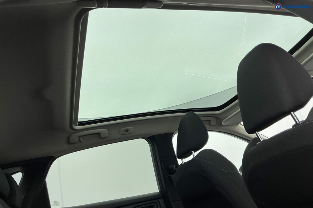 Nissan Qashqai N-Connecta Manual Petrol SUV - Stock Number (1630469) - 14th supplementary image