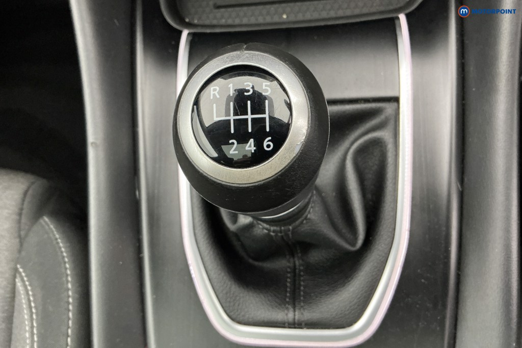 Nissan Qashqai N-Connecta Manual Petrol SUV - Stock Number (1630469) - 19th supplementary image