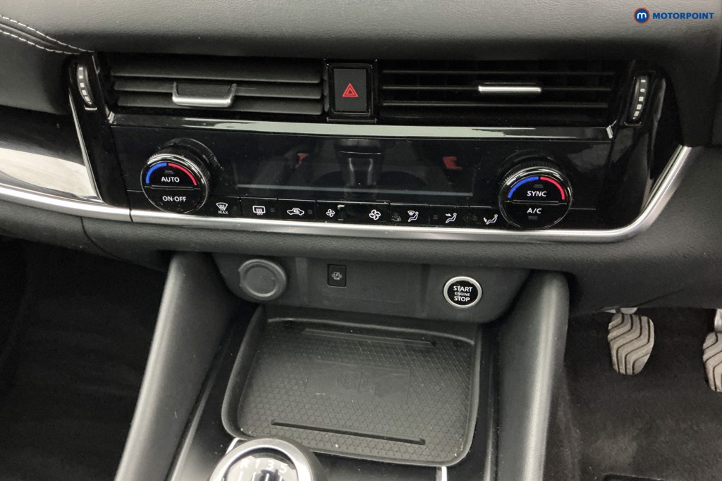 Nissan Qashqai N-Connecta Manual Petrol SUV - Stock Number (1630469) - 20th supplementary image