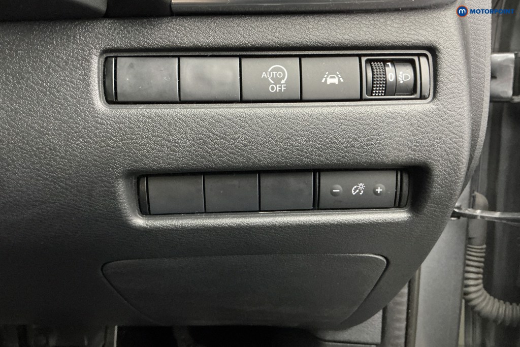 Nissan Qashqai N-Connecta Manual Petrol SUV - Stock Number (1630469) - 26th supplementary image