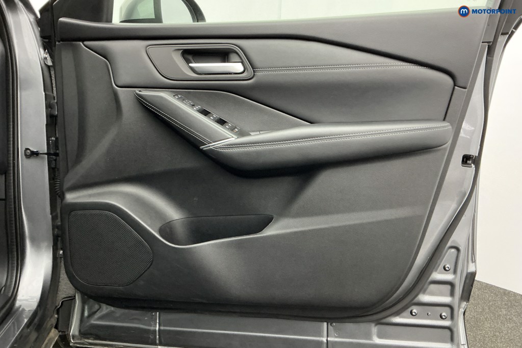 Nissan Qashqai N-Connecta Manual Petrol SUV - Stock Number (1630469) - 27th supplementary image