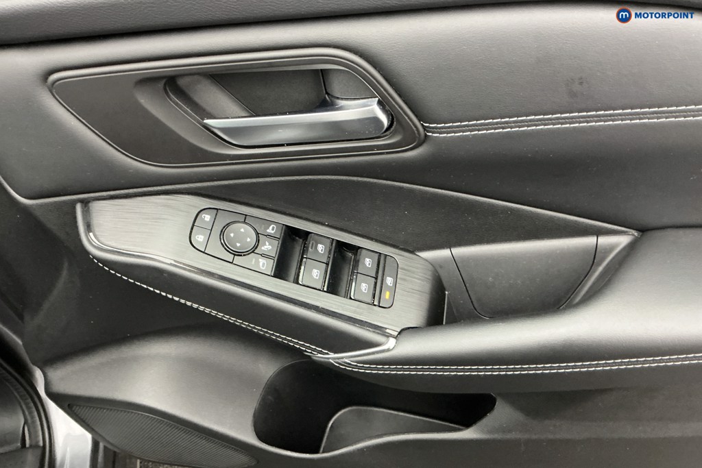 Nissan Qashqai N-Connecta Manual Petrol SUV - Stock Number (1630469) - 28th supplementary image