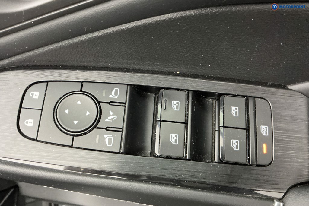 Nissan Qashqai N-Connecta Manual Petrol SUV - Stock Number (1630469) - 29th supplementary image