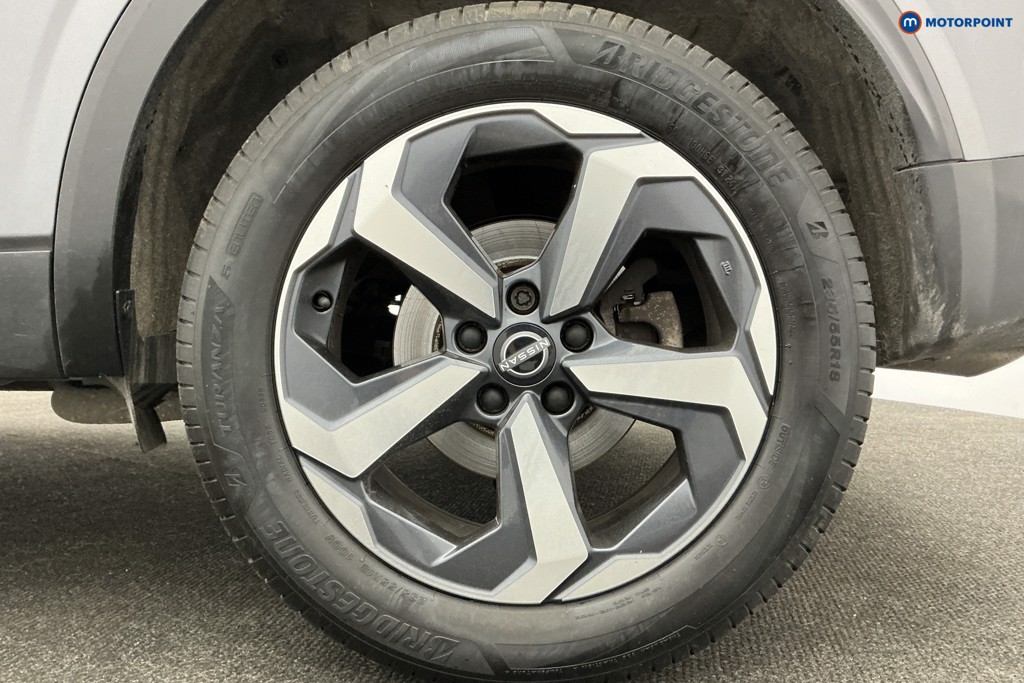 Nissan Qashqai N-Connecta Manual Petrol SUV - Stock Number (1630469) - 39th supplementary image