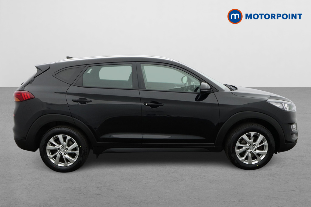 Hyundai Tucson Se Nav Manual Petrol SUV - Stock Number (1631662) - Drivers side
