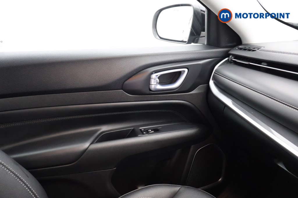 Jeep Compass Altitude Automatic Petrol SUV - Stock Number (1632043) - 10th supplementary image