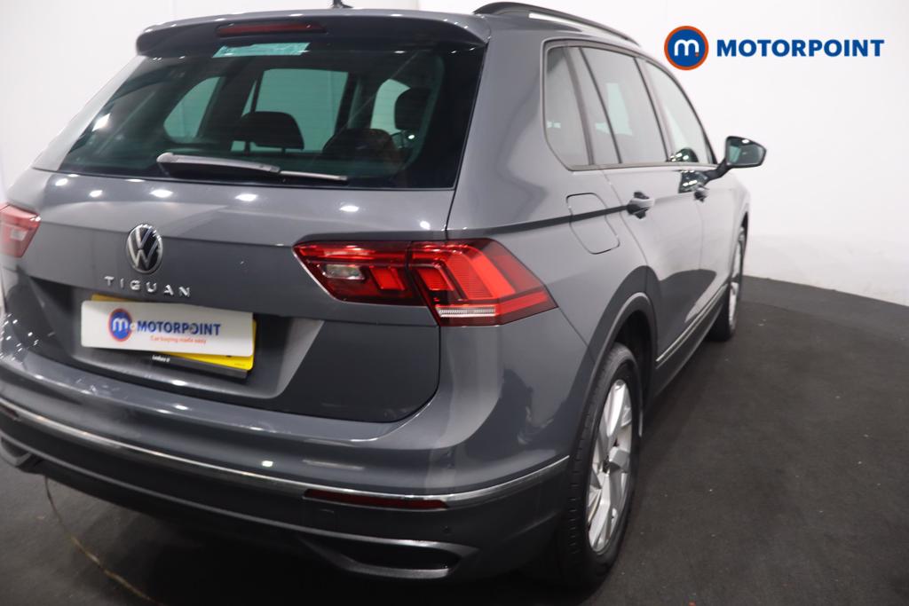 Volkswagen Tiguan Life Automatic Petrol SUV - Stock Number (1632661) - 2nd supplementary image
