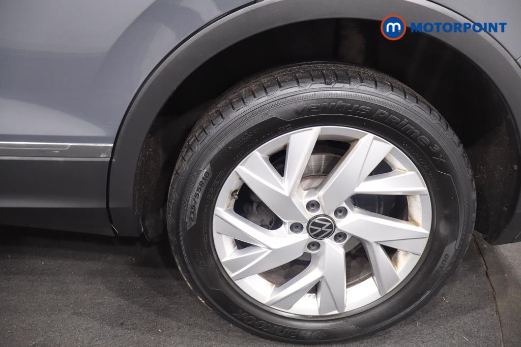 Volkswagen Tiguan Life Automatic Petrol SUV - Stock Number (1632661) - 32nd supplementary image