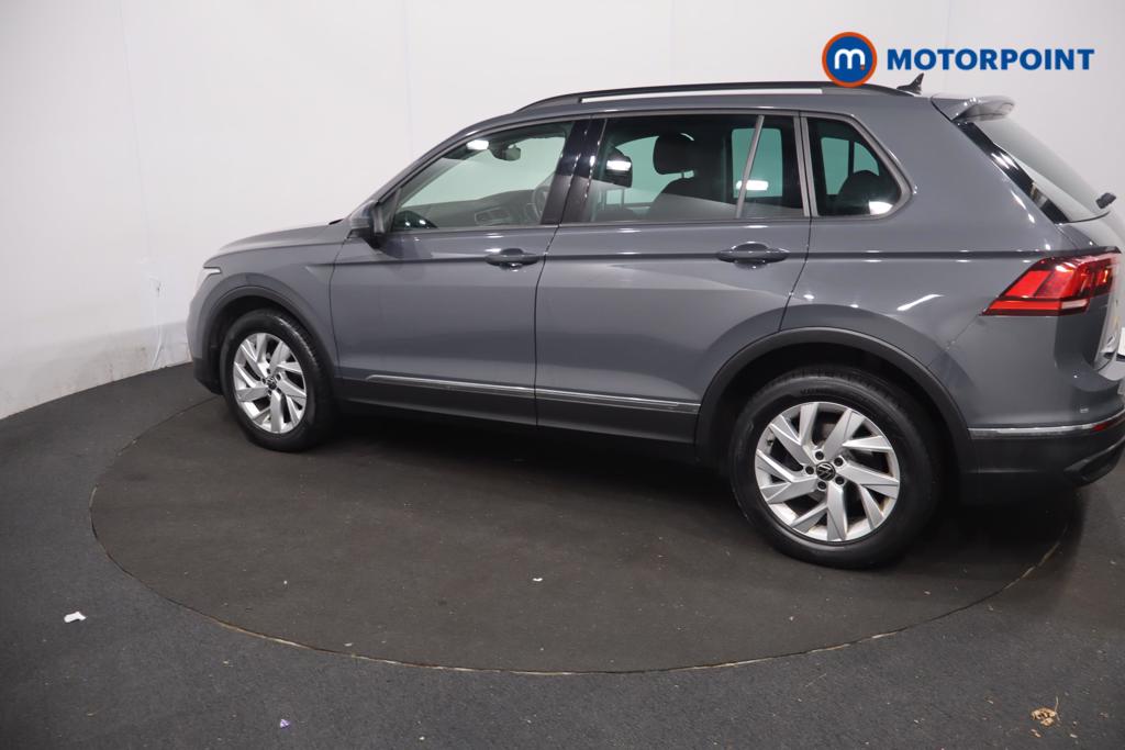 Volkswagen Tiguan Life Automatic Petrol SUV - Stock Number (1632661) - 33rd supplementary image