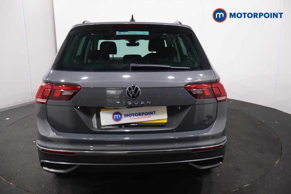 Volkswagen Tiguan Life Automatic Petrol SUV - Stock Number (1632661) - 1st supplementary image
