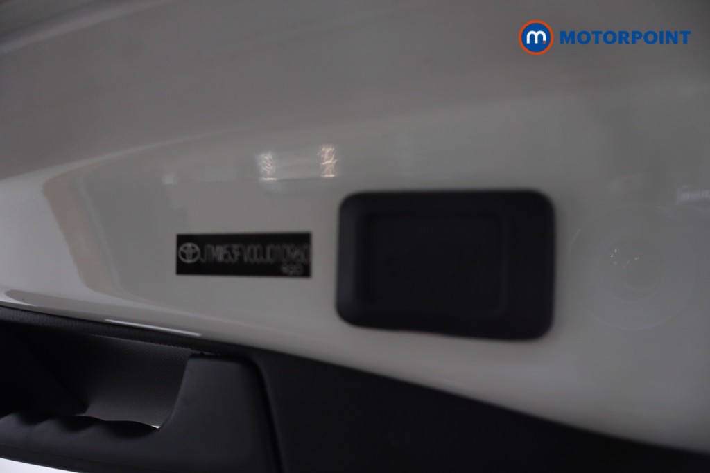 Toyota Rav4 Design Automatic Petrol-Electric Hybrid SUV - Stock Number (1632739) - 38th supplementary image