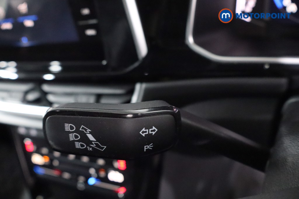 Volkswagen T-Roc R-Line Manual Petrol SUV - Stock Number (1633300) - 14th supplementary image