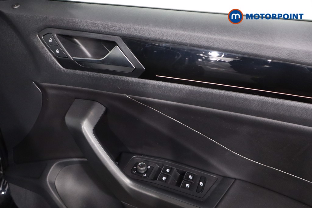 Volkswagen T-Roc R-Line Manual Petrol SUV - Stock Number (1633300) - 27th supplementary image