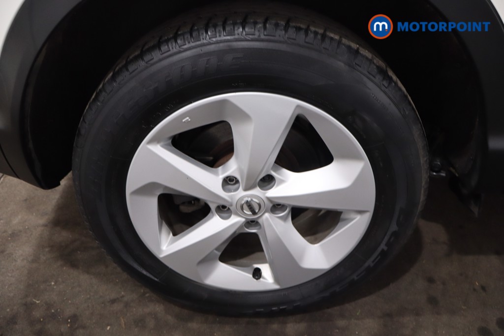 Nissan Qashqai Acenta Premium Manual Petrol SUV - Stock Number (1633351) - 9th supplementary image