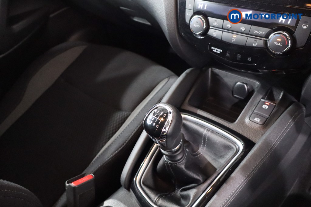 Nissan Qashqai Acenta Premium Manual Petrol SUV - Stock Number (1633351) - 21st supplementary image