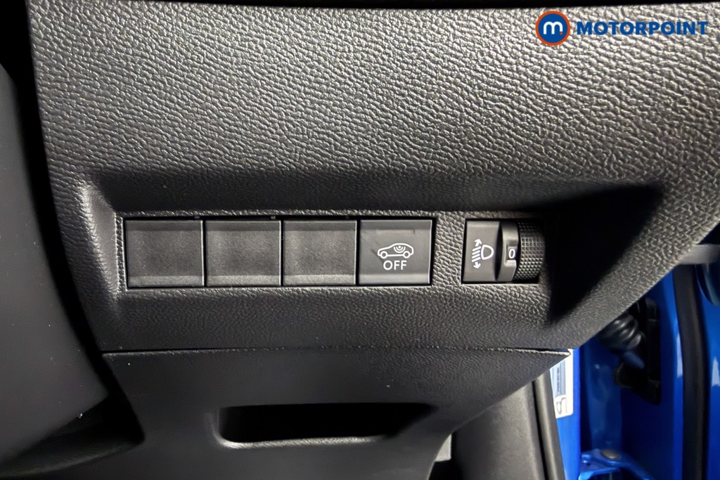 Peugeot 2008 Allure Manual Petrol SUV - Stock Number (1624880) - 5th supplementary image