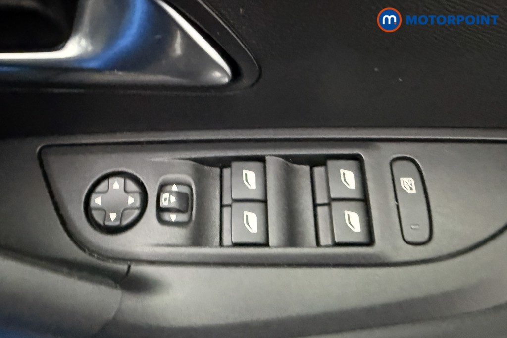 Peugeot 2008 Allure Manual Petrol SUV - Stock Number (1624880) - 16th supplementary image