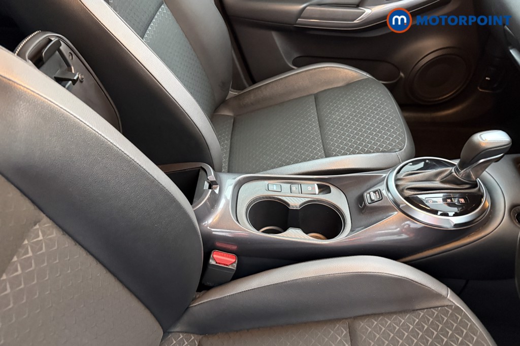 Nissan Juke N-Connecta Automatic Petrol-Electric Hybrid SUV - Stock Number (1626232) - 12th supplementary image