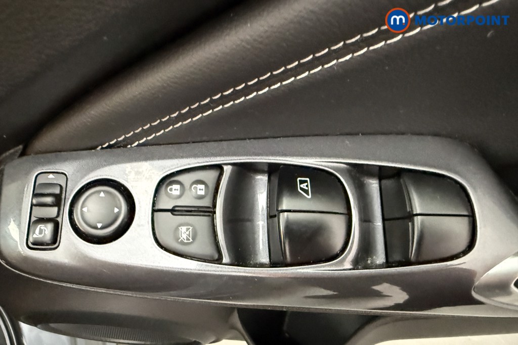 Nissan Juke N-Connecta Automatic Petrol-Electric Hybrid SUV - Stock Number (1626232) - 16th supplementary image