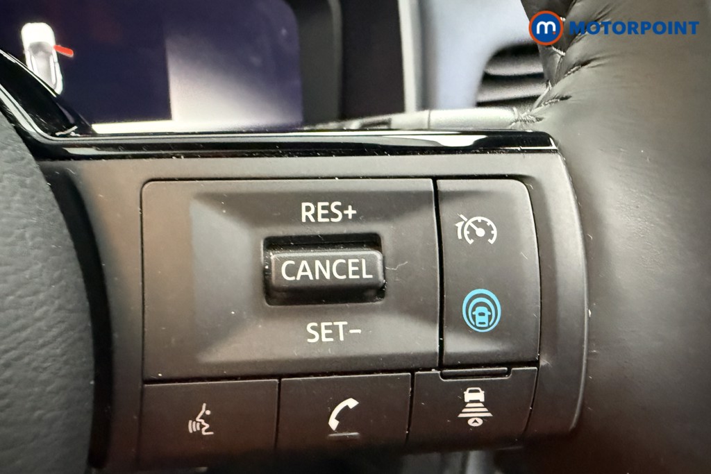 Nissan Qashqai Tekna Manual Petrol SUV - Stock Number (1626691) - 4th supplementary image