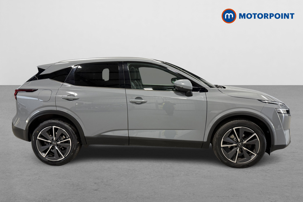 Nissan Qashqai Tekna Manual Petrol SUV - Stock Number (1626691) - Drivers side