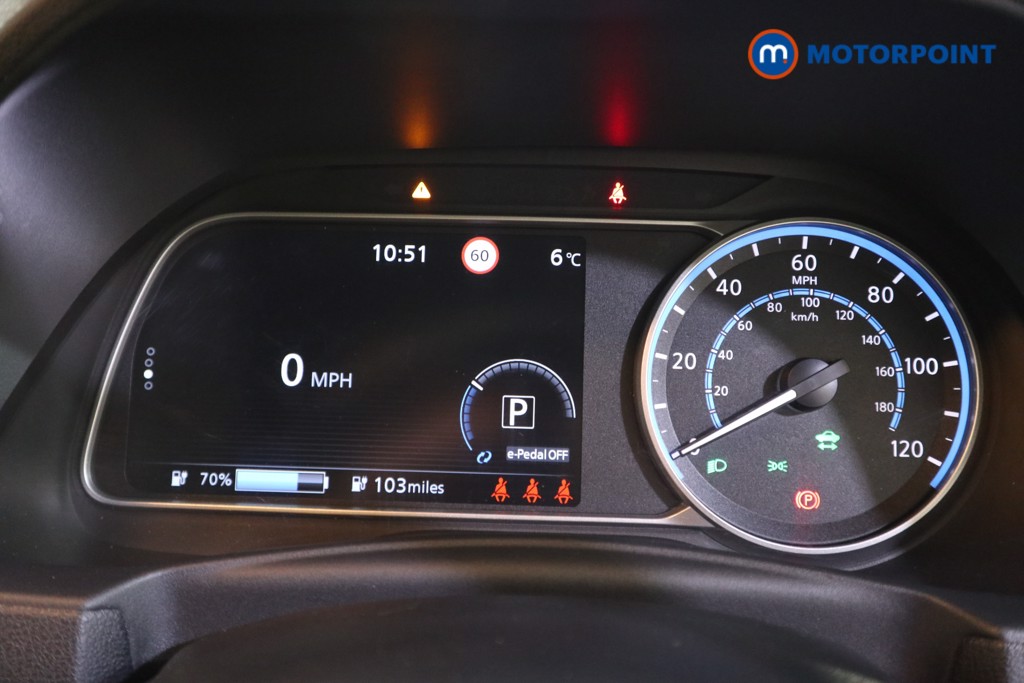 Nissan Leaf N-Connecta Automatic Electric Hatchback - Stock Number (1627902) - 4th supplementary image