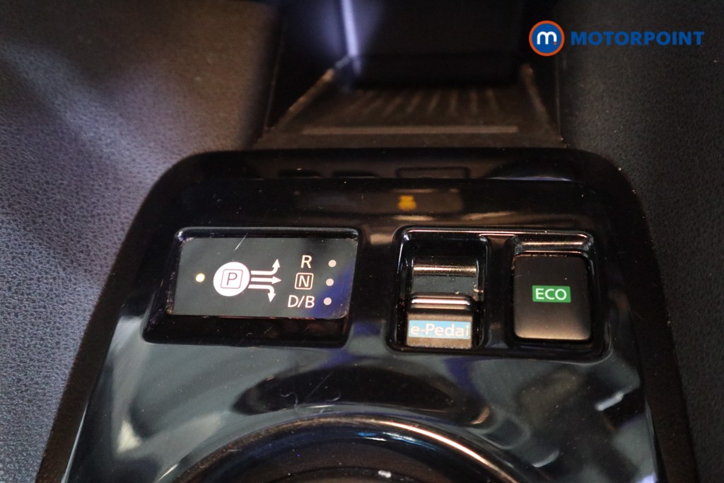 Nissan Leaf N-Connecta Automatic Electric Hatchback - Stock Number (1627902) - 9th supplementary image
