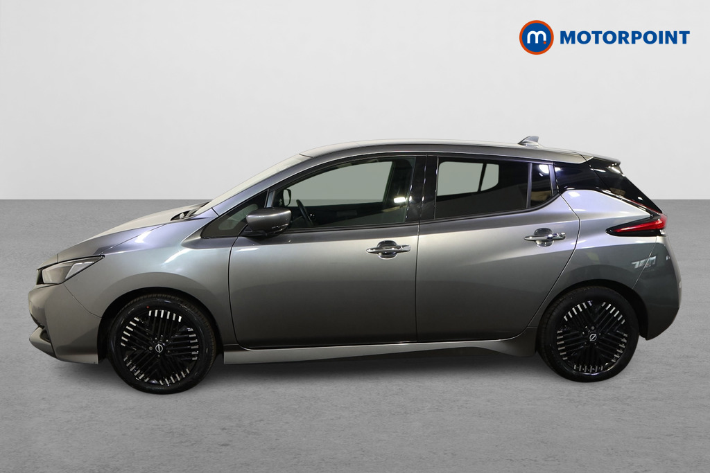 Nissan Leaf N-Connecta Automatic Electric Hatchback - Stock Number (1627902) - Passenger side