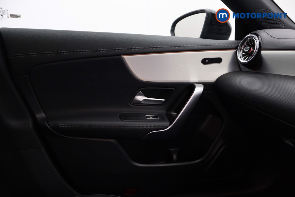 Mercedes-Benz CLA Amg Line Automatic Petrol Estate - Stock Number (1628433) - 18th supplementary image