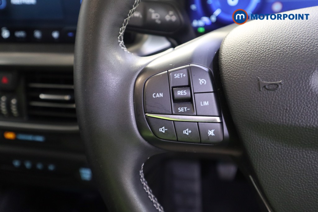 Ford Focus Titanium Vignale Manual Petrol Hatchback - Stock Number (1628785) - 5th supplementary image