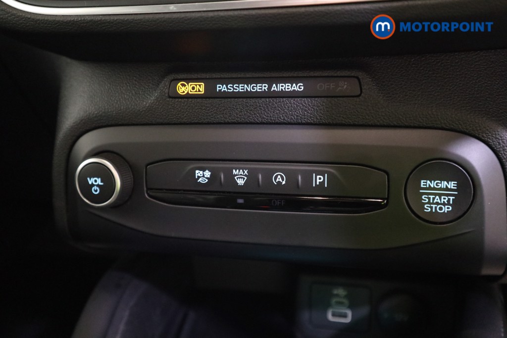 Ford Focus Titanium Vignale Manual Petrol Hatchback - Stock Number (1628785) - 8th supplementary image