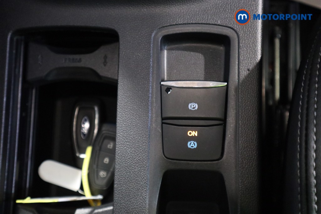 Ford Focus Titanium Vignale Manual Petrol Hatchback - Stock Number (1628785) - 11th supplementary image