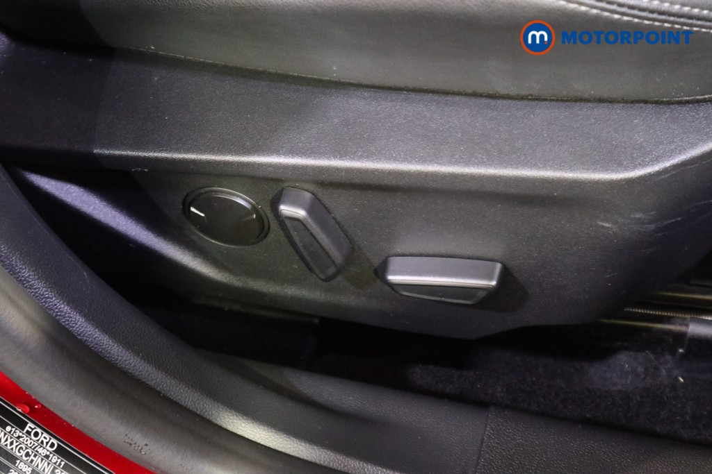 Ford Focus Titanium Vignale Manual Petrol Hatchback - Stock Number (1628785) - 16th supplementary image