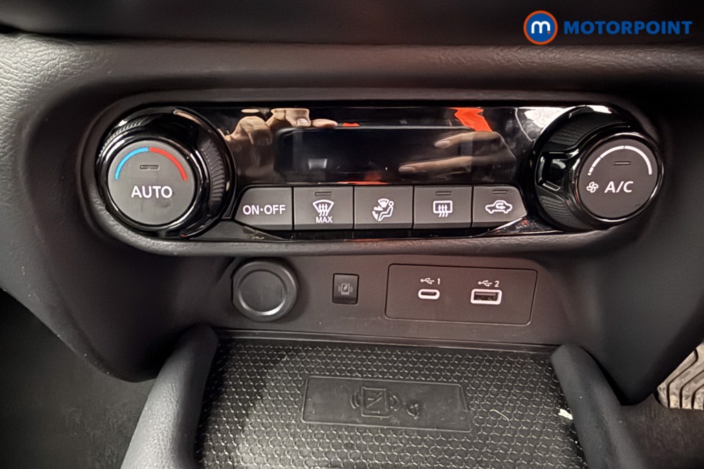 Nissan Juke N-Connecta Automatic Petrol SUV - Stock Number (1628808) - 10th supplementary image