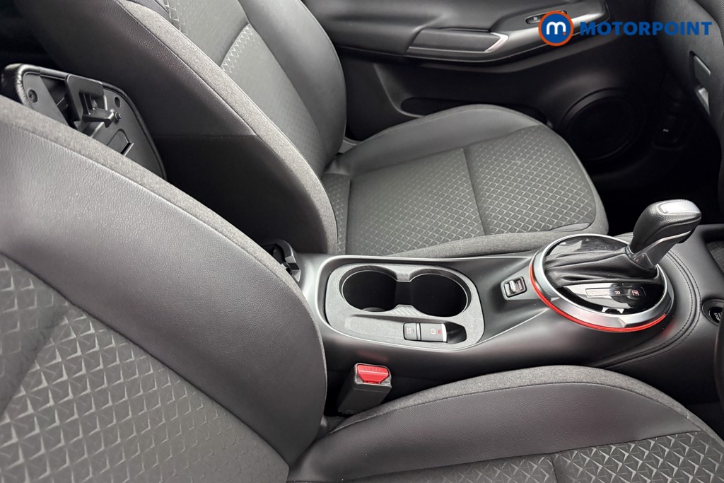 Nissan Juke N-Connecta Automatic Petrol SUV - Stock Number (1628808) - 11th supplementary image