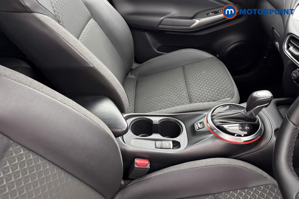 Nissan Juke N-Connecta Automatic Petrol SUV - Stock Number (1628808) - 12th supplementary image