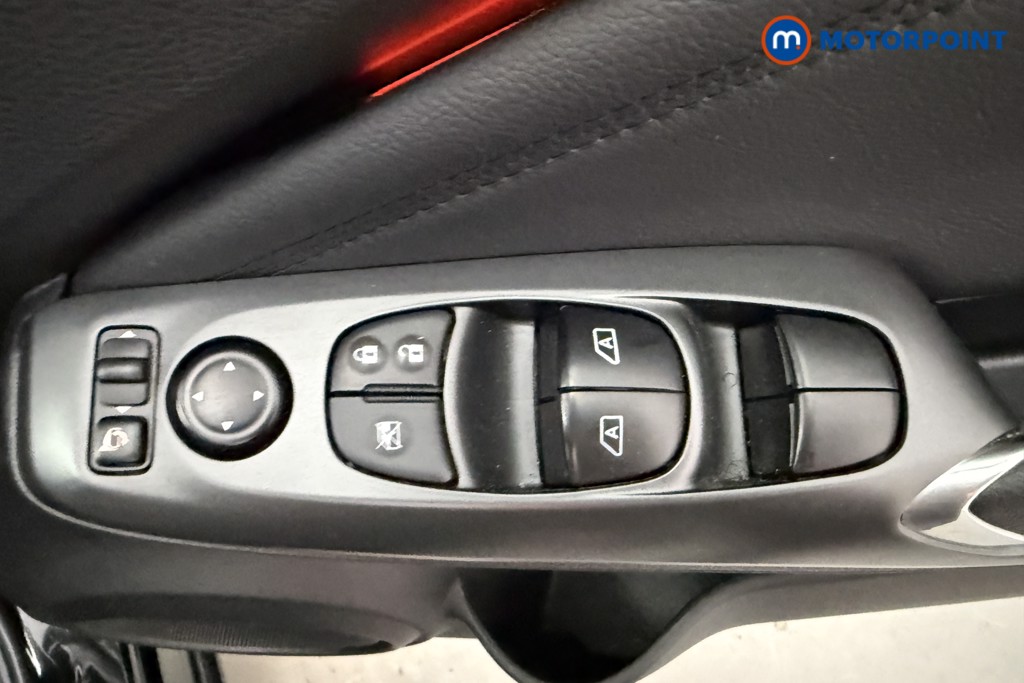 Nissan Juke N-Connecta Automatic Petrol SUV - Stock Number (1628808) - 15th supplementary image