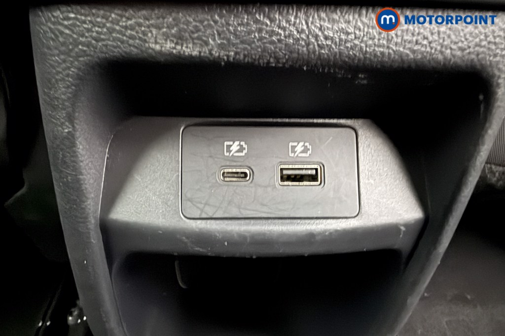 Nissan Juke N-Connecta Automatic Petrol SUV - Stock Number (1628808) - 17th supplementary image