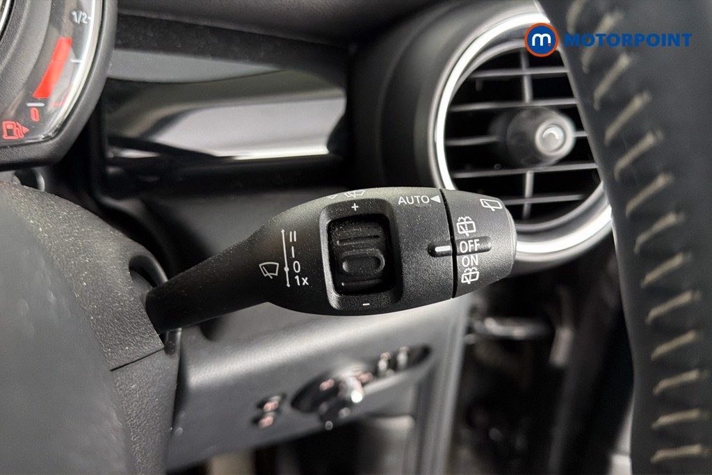Mini Hatchback Cooper Exclusive Manual Petrol Hatchback - Stock Number (1629043) - 7th supplementary image