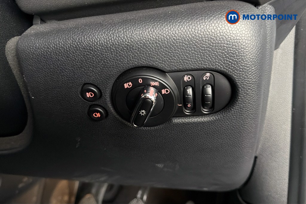 Mini Hatchback Cooper Exclusive Manual Petrol Hatchback - Stock Number (1629043) - 18th supplementary image