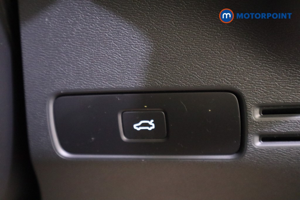 Volvo Xc40 Plus Automatic Petrol SUV - Stock Number (1629534) - 11th supplementary image