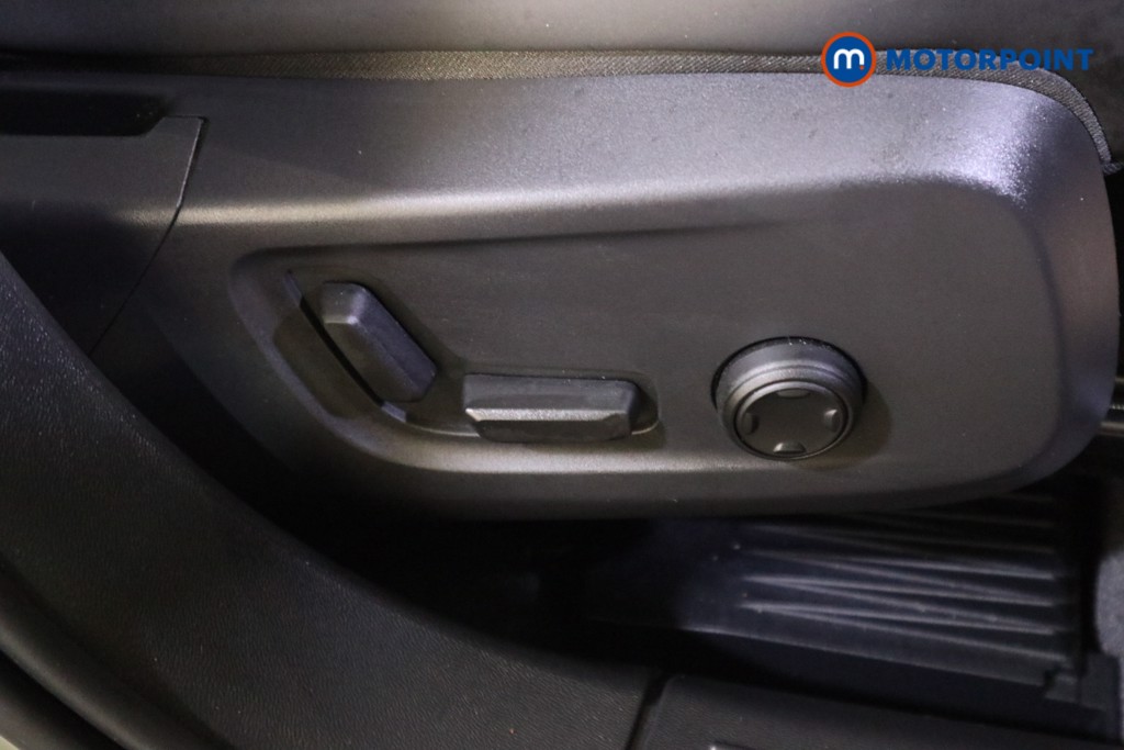 Volvo Xc40 Plus Automatic Petrol SUV - Stock Number (1629534) - 16th supplementary image