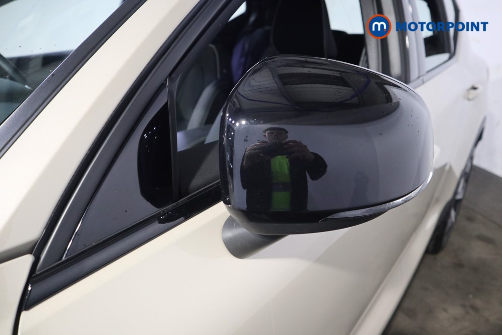 Volvo Xc40 Plus Automatic Petrol SUV - Stock Number (1629534) - 38th supplementary image