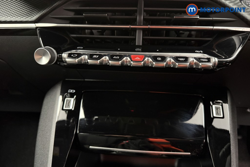 Peugeot 2008 Allure Manual Petrol SUV - Stock Number (1630229) - 10th supplementary image